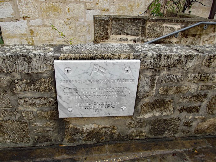 Alamo massacre survivors gathered